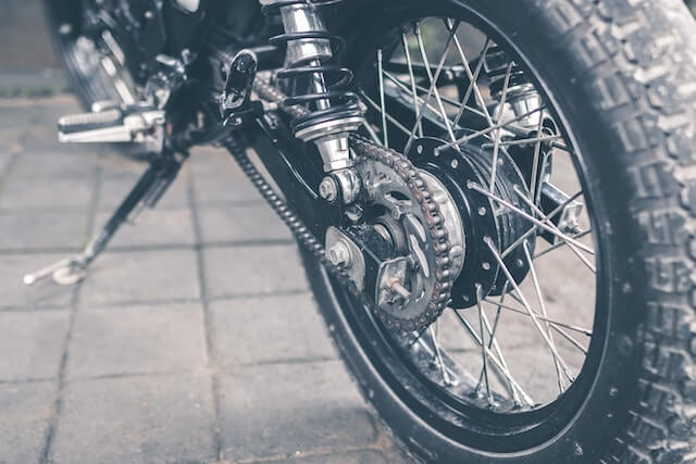 Cómo alargar la vida de la cadena de tu moto